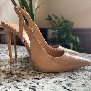 Express Shoes - NWT Nude Crocodile Embossed 3.5” Heel, Women’s, Size 7